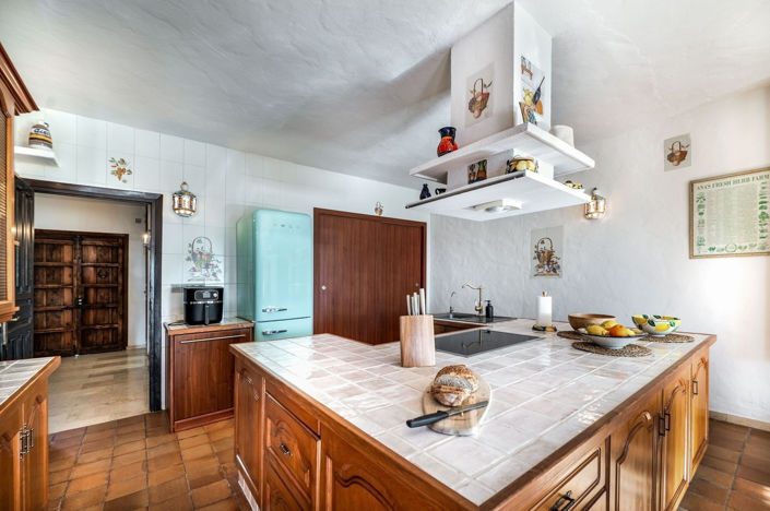 Image No.10-4 Bed Villa for sale