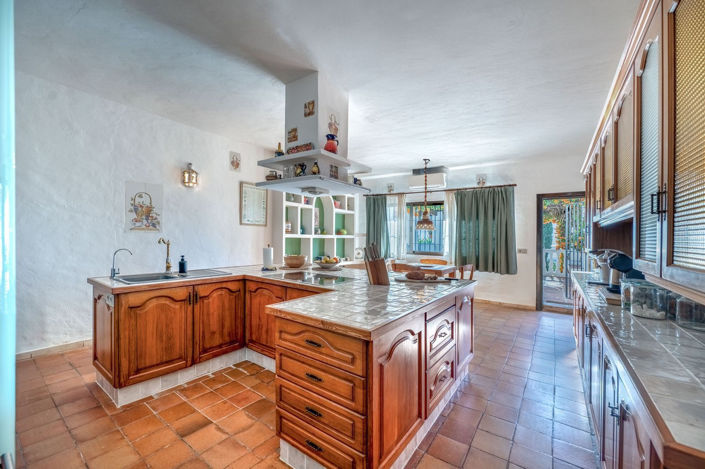 Image No.14-4 Bed Villa for sale