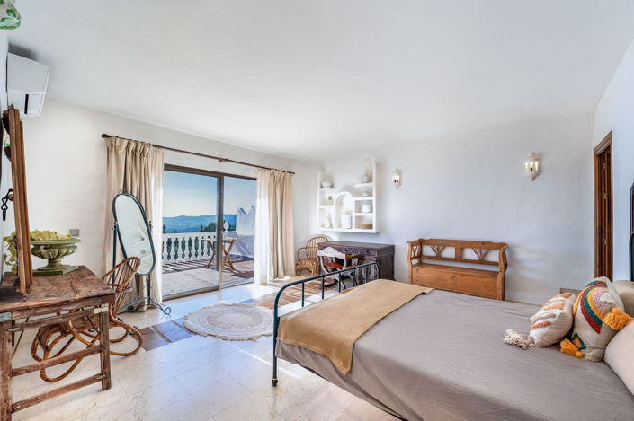 Image No.29-4 Bed Villa for sale