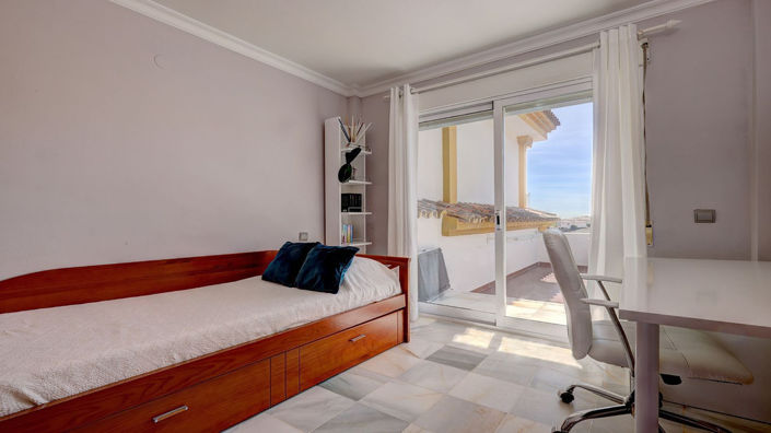 Image No.20-3 Bed Townhouse for sale