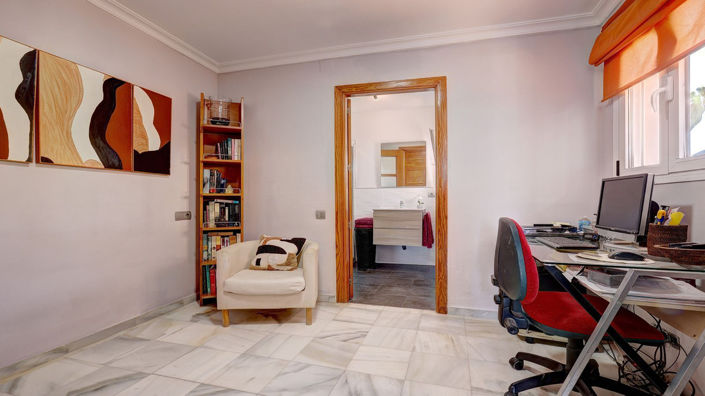 Image No.21-3 Bed Townhouse for sale