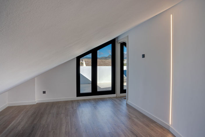 Image No.22-4 Bed Villa for sale