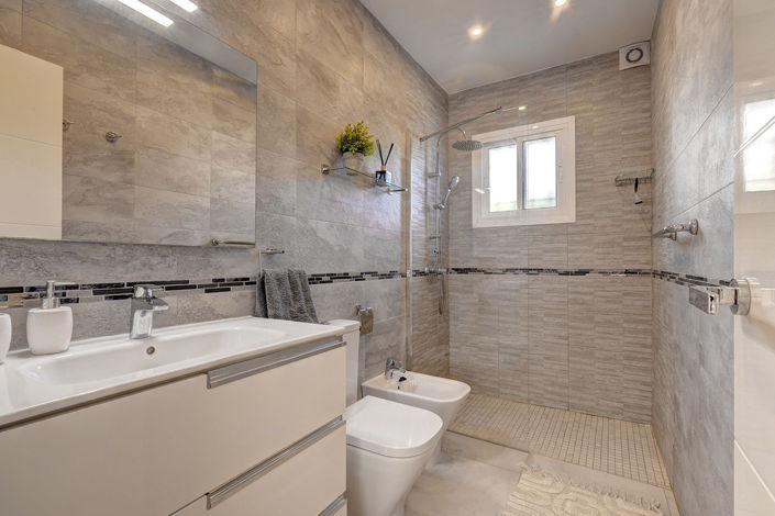 Image No.12-3 Bed Villa for sale