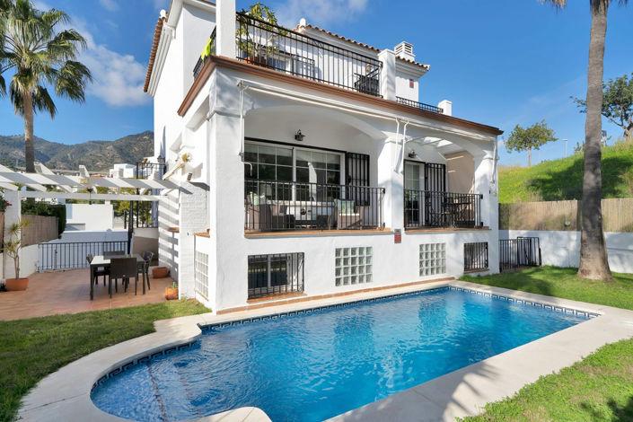Image No.1-5 Bed Villa for sale