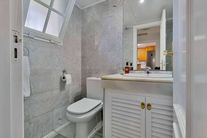 Image No.12-4 Bed Townhouse for sale