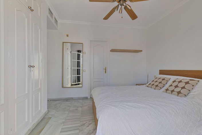 Image No.20-4 Bed Townhouse for sale