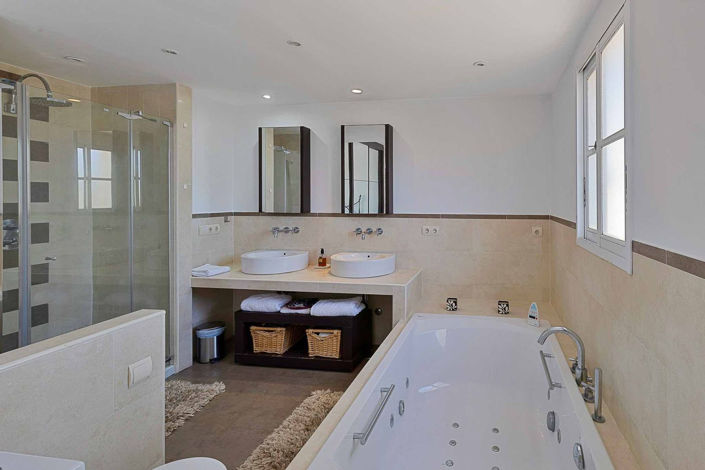 Image No.23-4 Bed Townhouse for sale