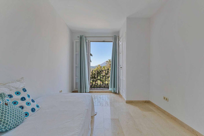 Image No.24-4 Bed Townhouse for sale