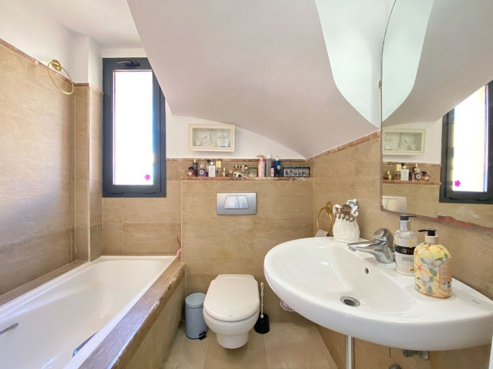 Image No.27-3 Bed Apartment for sale