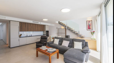 8-e64a9055bba3e77ac8aca3b893cdf826