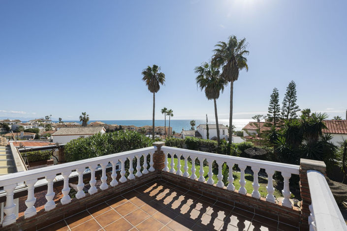 Image No.1-4 Bed Villa for sale