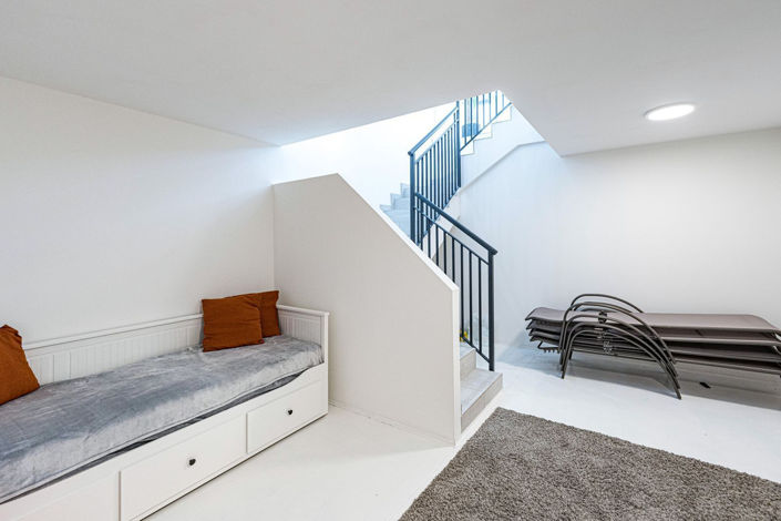 Image No.12-4 Bed Townhouse for sale