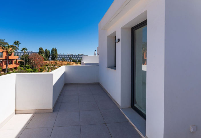 Image No.16-4 Bed Townhouse for sale