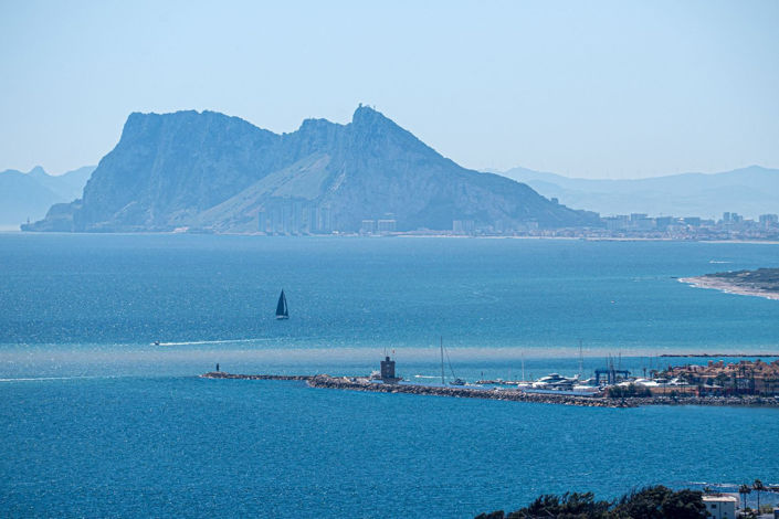 Image No.19-4 Bed Townhouse for sale