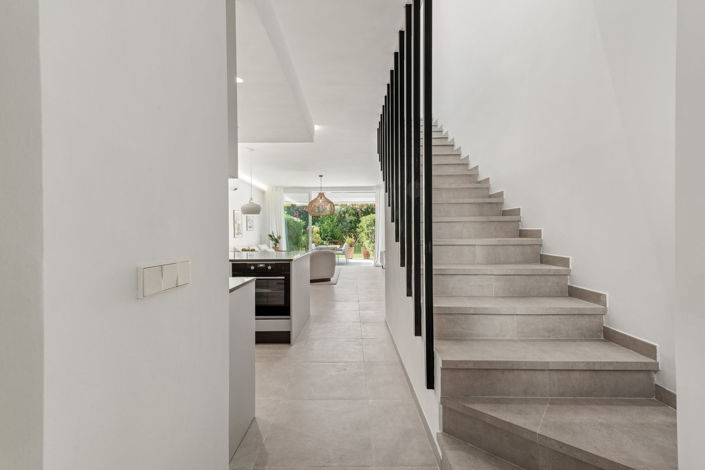 Image No.8-3 Bed Townhouse for sale