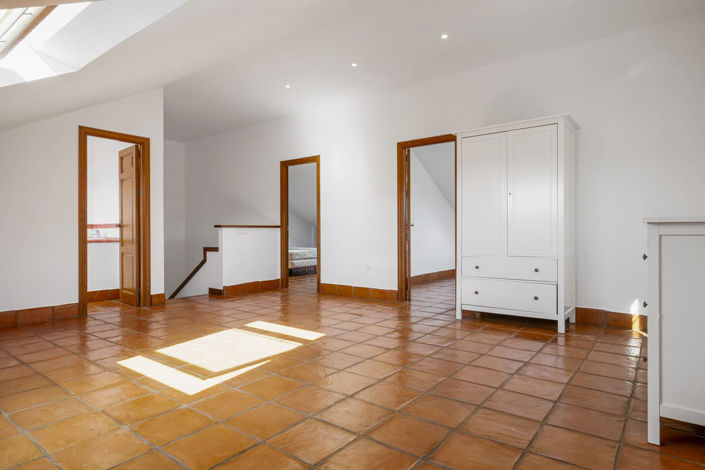 Image No.19-4 Bed Townhouse for sale