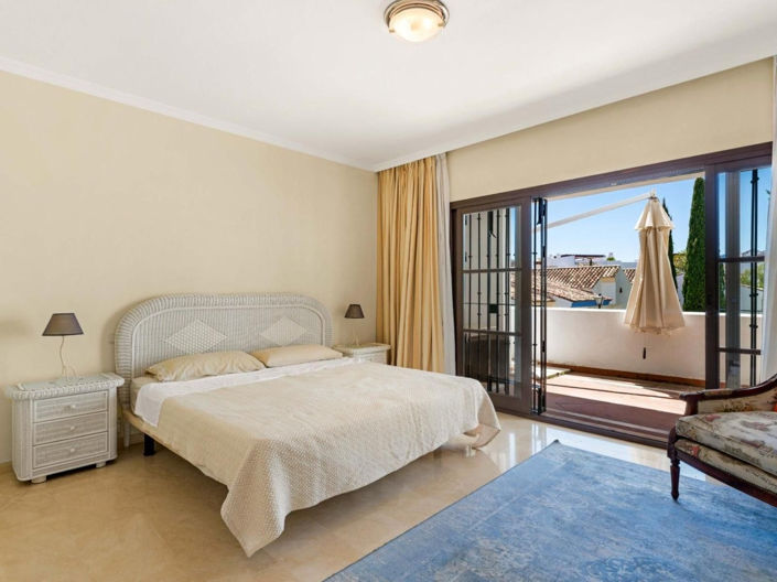 Image No.10-3 Bed Apartment for sale