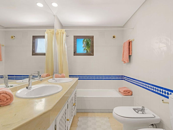 Image No.14-3 Bed Apartment for sale