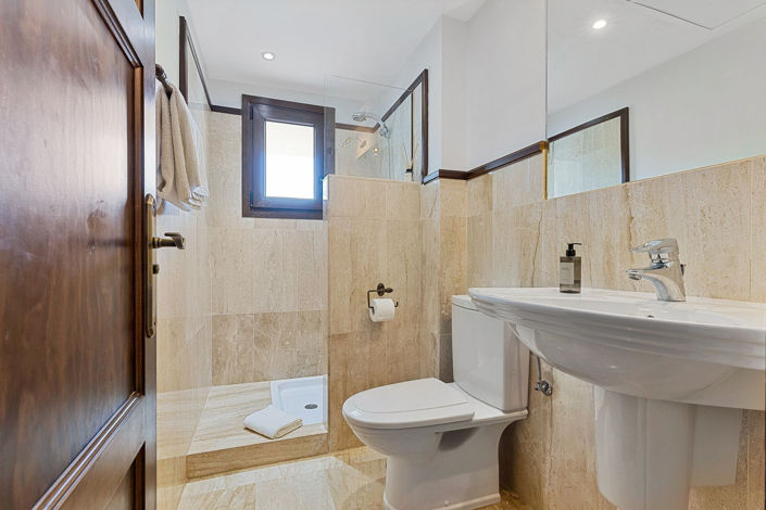 Image No.20-2 Bed Apartment for sale