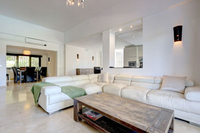 10-bb915d1cb19341576dcdc994b81ab9c5