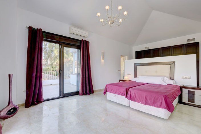 Image No.22-5 Bed Villa for sale