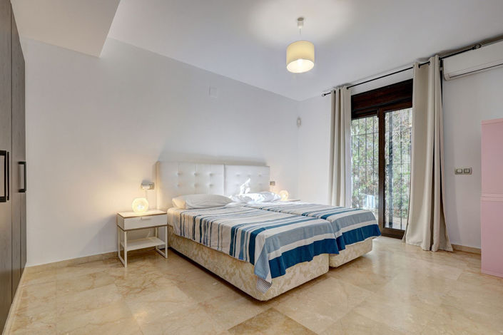 Image No.29-5 Bed Villa for sale