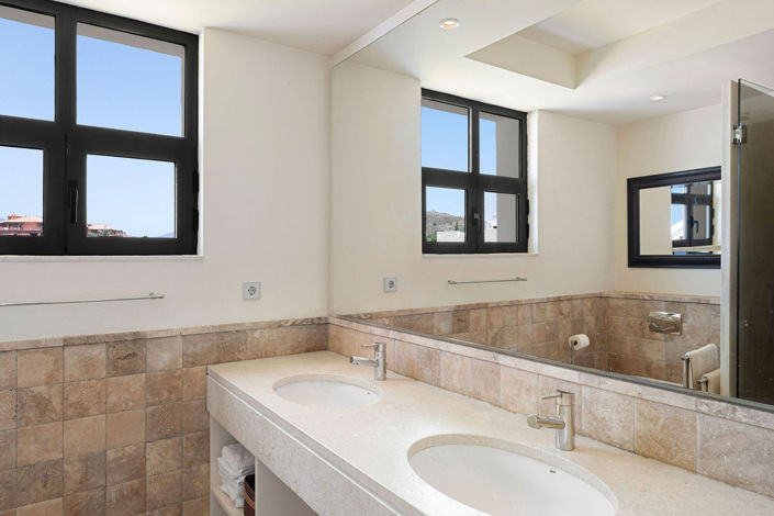 Image No.15-2 Bed Apartment for sale