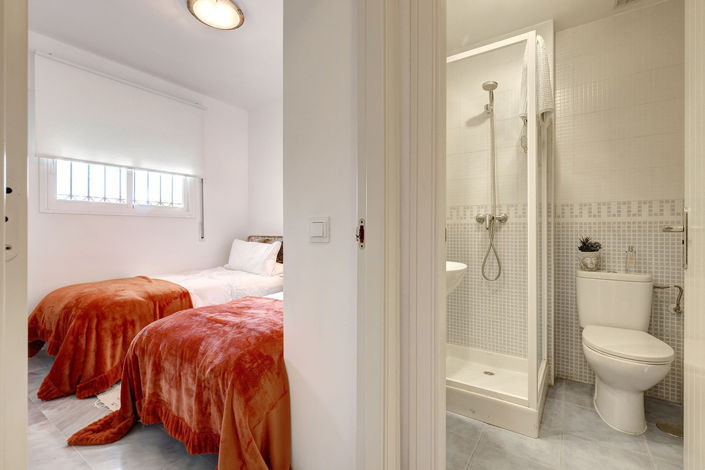 Image No.24-2 Bed Apartment for sale