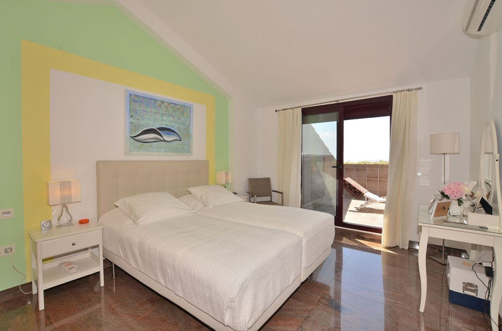 Image No.21-3 Bed Apartment for sale