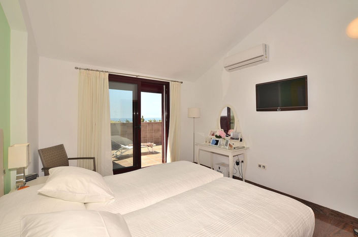 Image No.22-3 Bed Apartment for sale