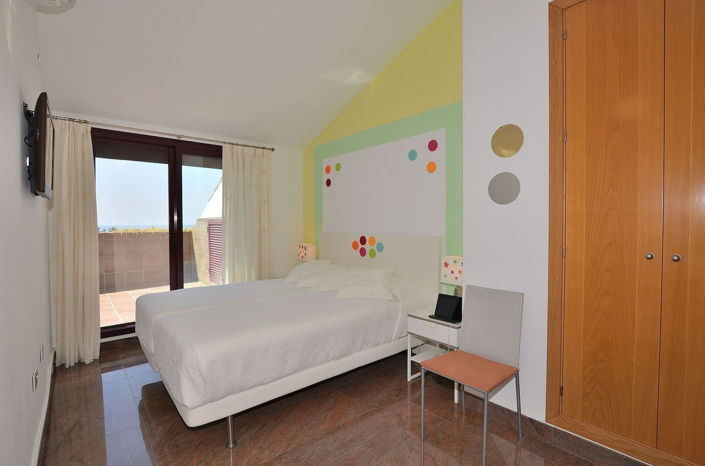 Image No.23-3 Bed Apartment for sale