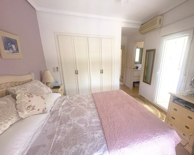 Image No.10-3 Bed Townhouse for sale