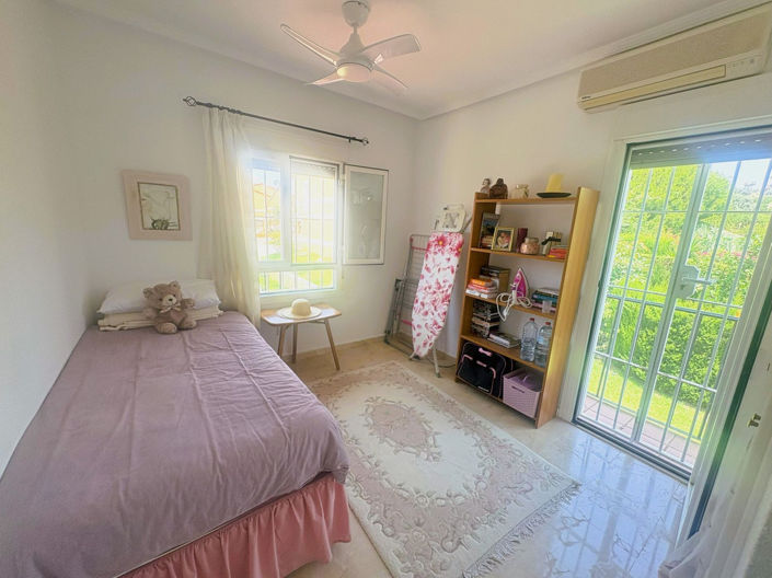 Image No.16-3 Bed Townhouse for sale