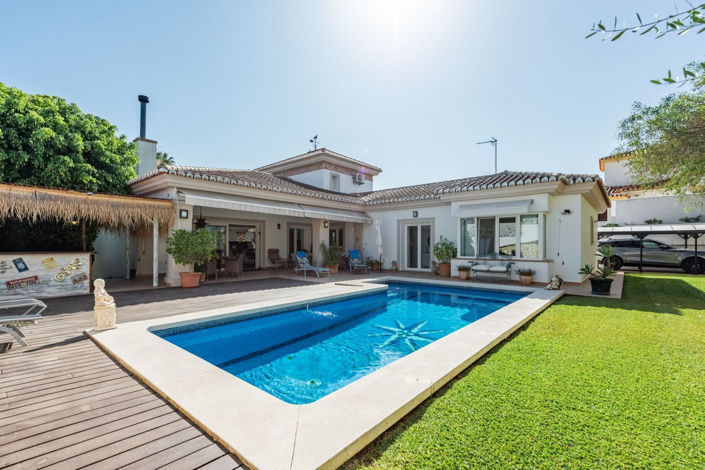Image No.1-6 Bed Villa for sale