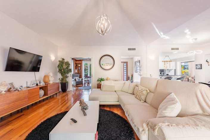 Image No.9-6 Bed Villa for sale