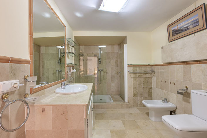 Image No.23-2 Bed Apartment for sale