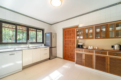 11-20939a0134ad724a8cb2a801094d15a4