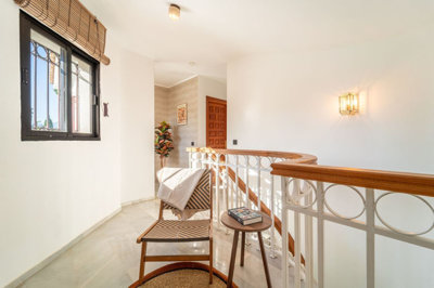 12-53013098fcab6c38b1379cd33298e050