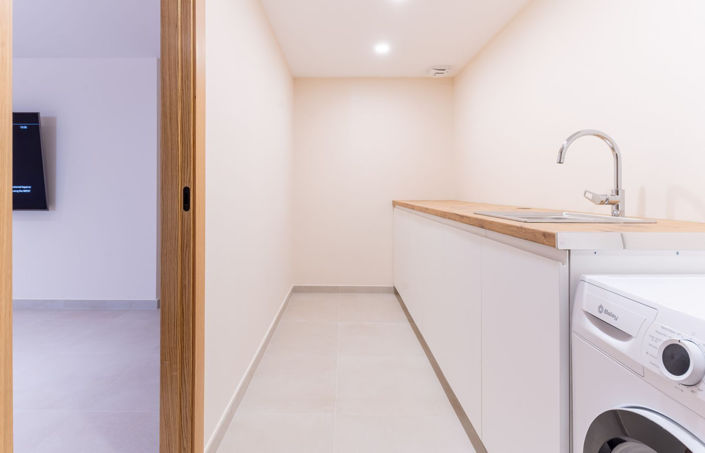 Image No.30-4 Bed Townhouse for sale