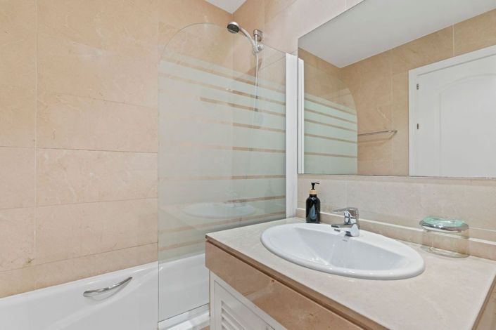 Image No.18-2 Bed Apartment for sale