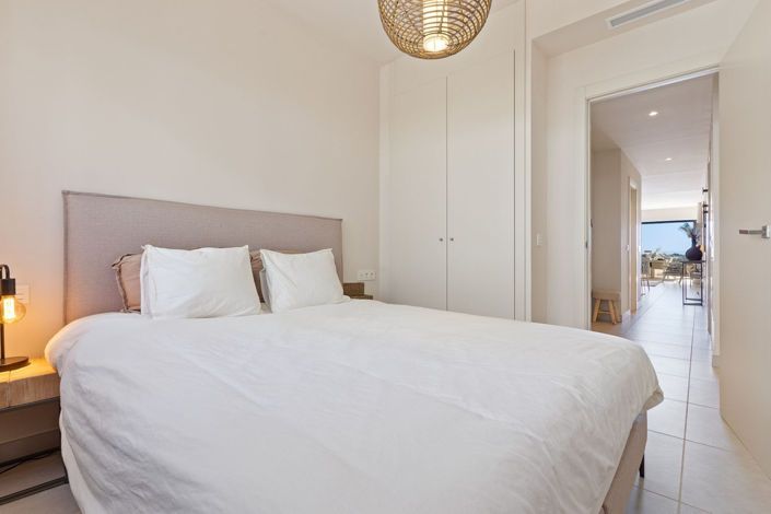 Image No.18-3 Bed Apartment for sale