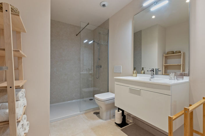 Image No.21-3 Bed Apartment for sale