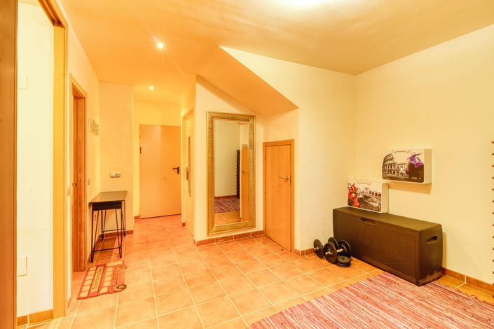 Image No.28-4 Bed Townhouse for sale