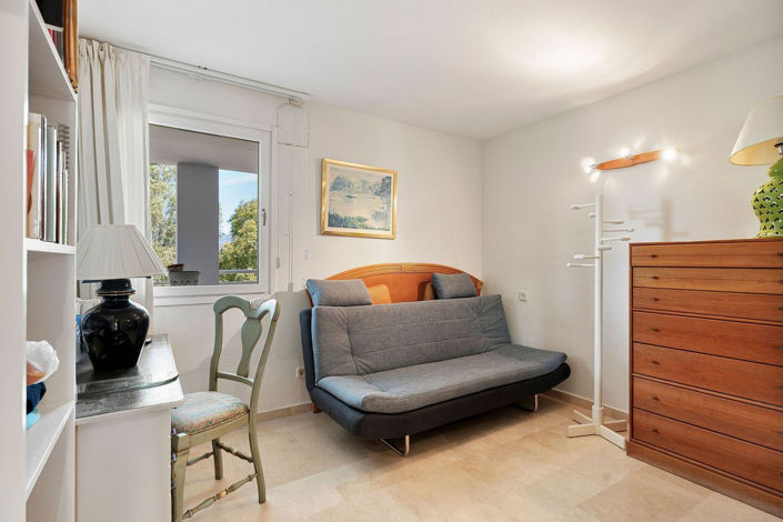 Image No.12-2 Bed Apartment for sale