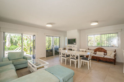 8-e64a9055bba3e77ac8aca3b893cdf826