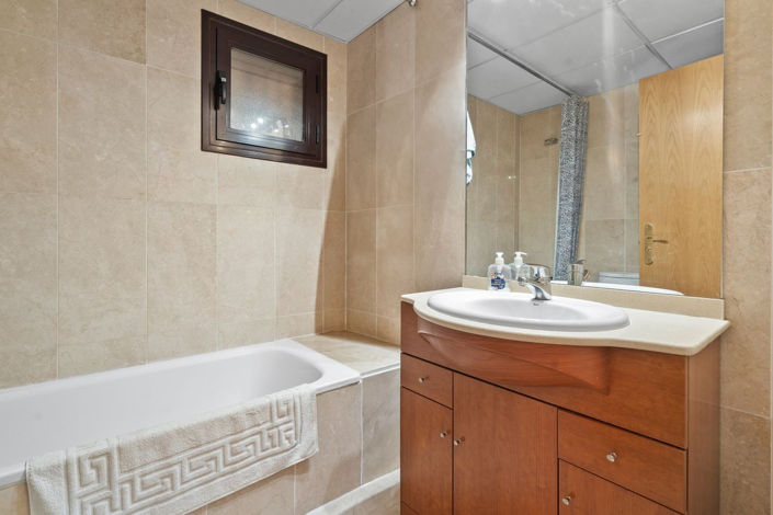 Image No.13-2 Bed Apartment for sale