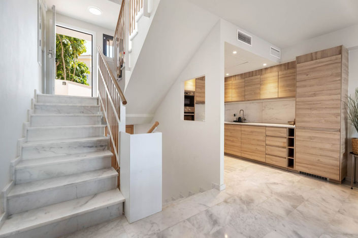 Image No.13-3 Bed Townhouse for sale