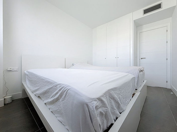 Image No.20-3 Bed Apartment for sale