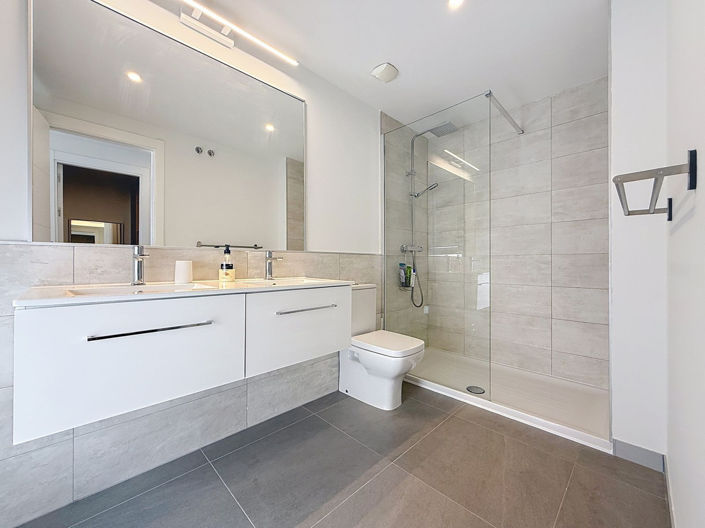 Image No.21-3 Bed Apartment for sale