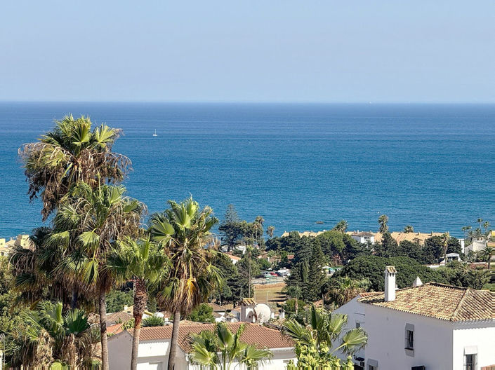 Image No.24-3 Bed Apartment for sale